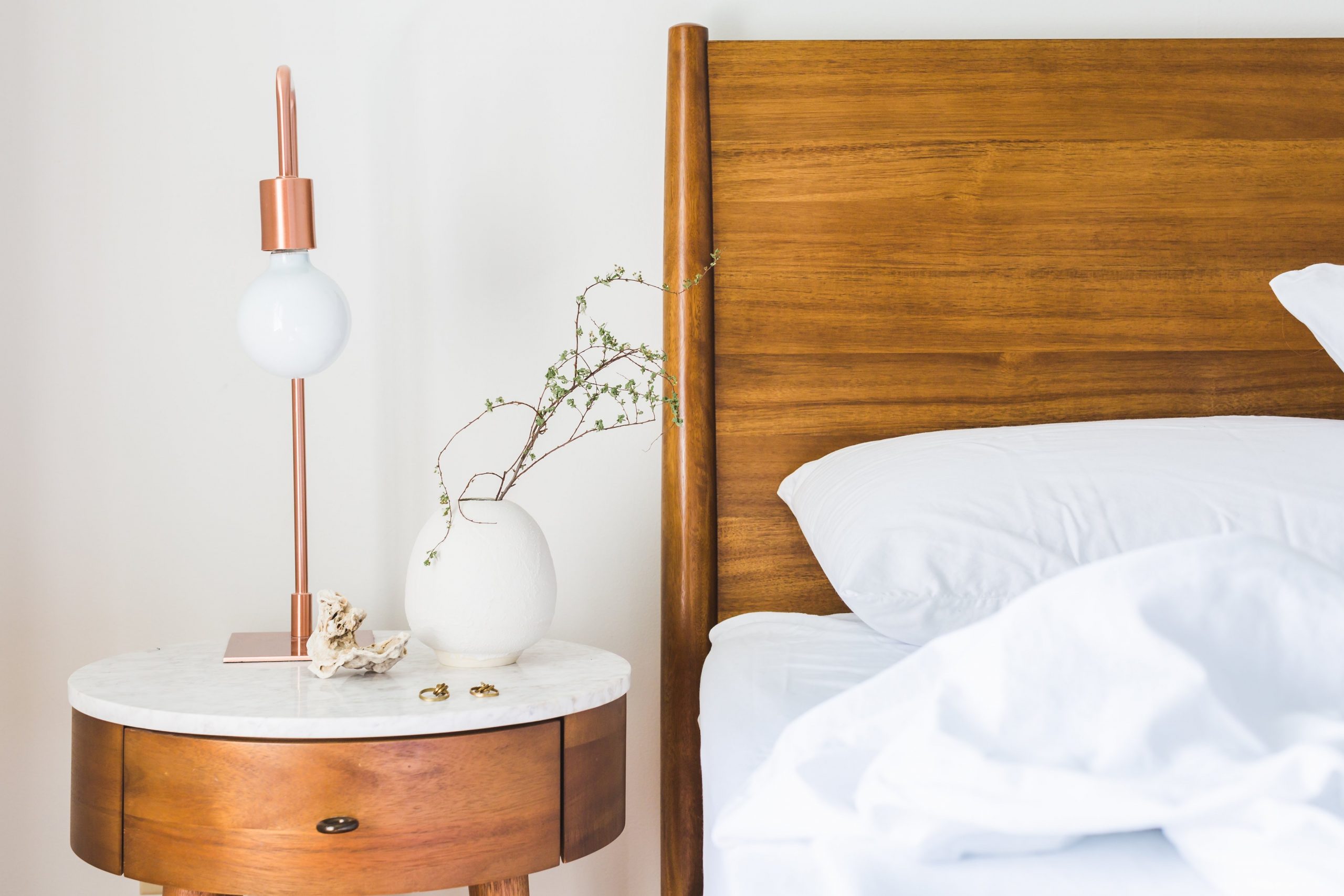 Drewno w sypialni — jakie wybrać?