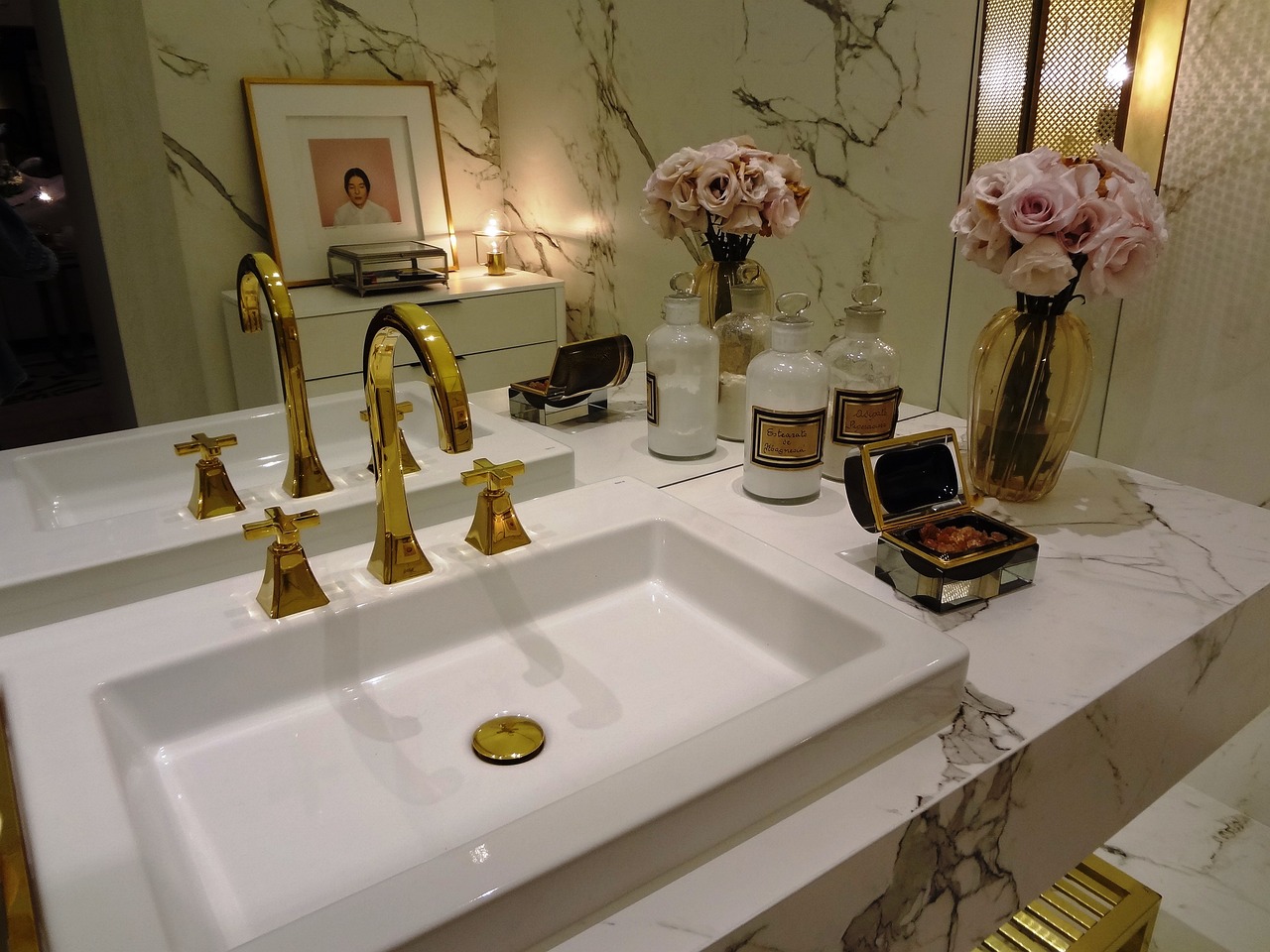 Blaty do umywalek nablatowych: Nowoczesne rozwiązania dla stylowych łazienek
