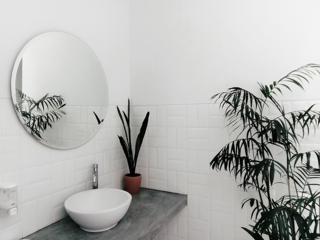 Minimalizm i elegancja: Skandynawskie inspiracje do aranżacji łazienki