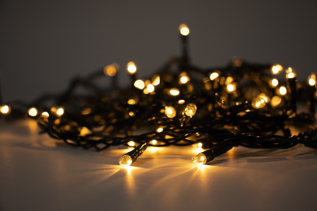 Jak ozdoby świetlne mogą wprowadzić magiczną atmosferę świąt w Twoim domu?