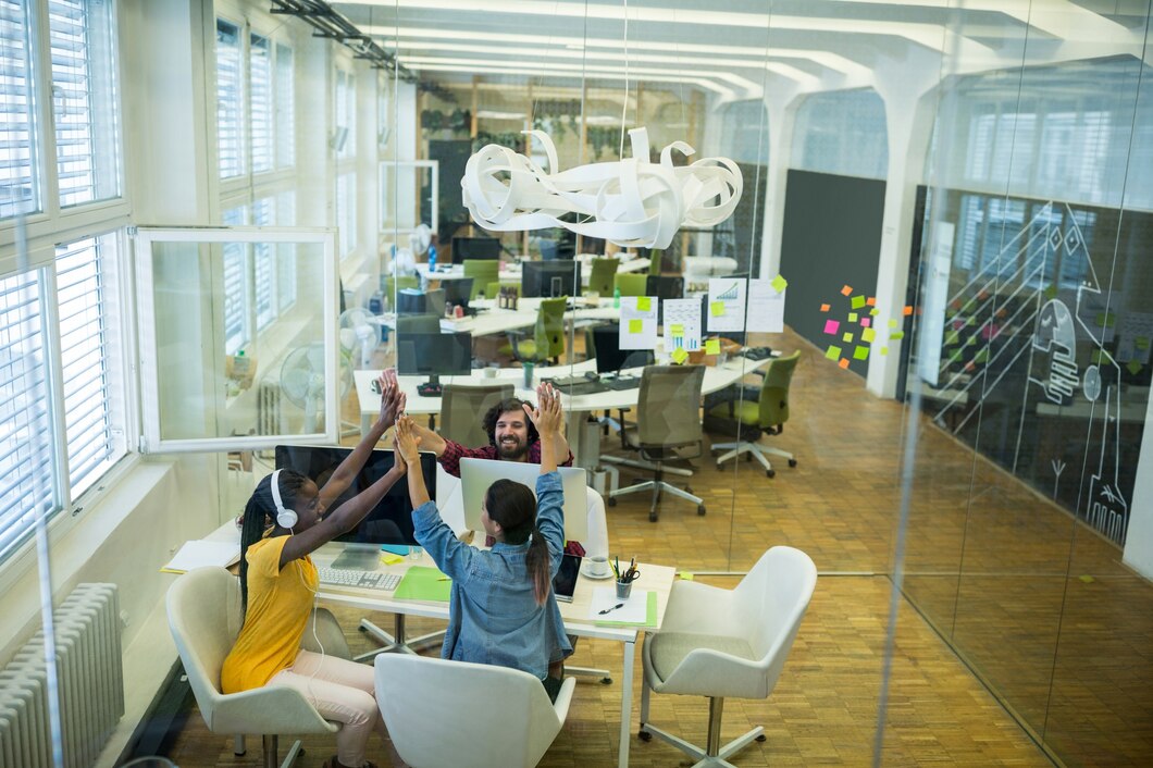 Innowacyjne rozwiązania w zarządzaniu przestrzenią biurową – inspiracje z parków technologicznych